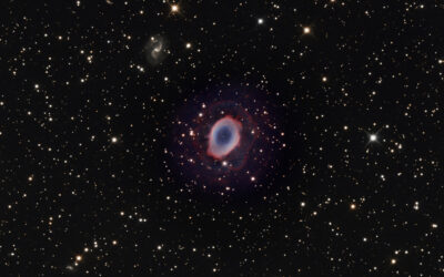 LA NEBULEUSE ANNULAIRE DE LA LYRE (MESSIER 57)